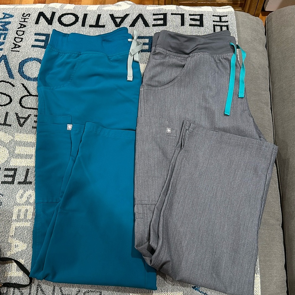 Figs Kade Kargo scrub pants